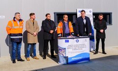 Feierliche Übergabe der Bauarbeiten (2.v.r. Csaba Pataki, Vorsitzender des Kreisrats Sathmar, 3.v.r. Johann Leitner, Direktor der Firma APASERV). Foto: Kreisrat Sathmar