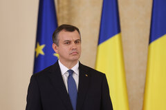 Dem designierten Premier Eugen Tomac, Historiker mit 20-jähriger Erfahrung in nationaler und europäischer Politik, inzwischen Ex-Leiter der Kleinpartei PMP und ehrenamtlicher Berater von Präsident Nicușor Dan für die Beziehungen zu den Diaspora-Rumänen, steht eine schwierige Mission bevor: ein Kabinett aufzustellen, das die Parlamentarier der zerstrittenen Parteien unterstützen. | Foto: Radu Tuta / Agerpres Foto