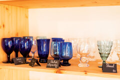 Glaswaren im Laden im Zentrum von Mediasch, gleich neben der Margarethenkirche Fotos: Iulia Varga