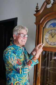 Mit 75 nochmal Lehrer geworden – so schlägt man der Zeit ein Schnippchen!
Fotos: George Dumitriu