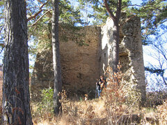 Die Ruine der Heldenburg im Geisterwaldgebirge (vom Verfasser fotografiert im November 2011)