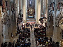 Der Gewandhauschor aus Leipzig in der Schwarzen Kirche | Foto: Steffen Schlandt