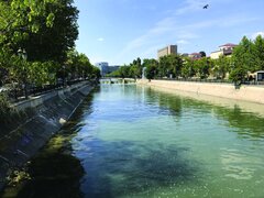Der Dâmbovița-Fluss in Bukarest | Foto: Valentin Brendler