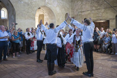 Tänze in der Bergkirche Fotos: Laura Micu