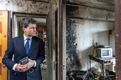 Staatspräsident Nicușor Dan in der beschädigten Wohnung in Galatz | Foto: presidency.ro