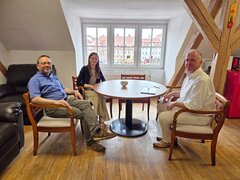 Winfried Ziegler, Elisabeth Malanchuk Samek und Benjamin Józsa (v.l.n.r.) Foto: DFDR