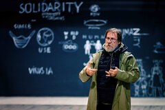 ... denn „Meine Kunst ist nicht zum Einrahmen. Sie ist zum Diskutieren“, so Dan Perjovschi.
Fotos: Cristian Dan / Andrada Ușvat